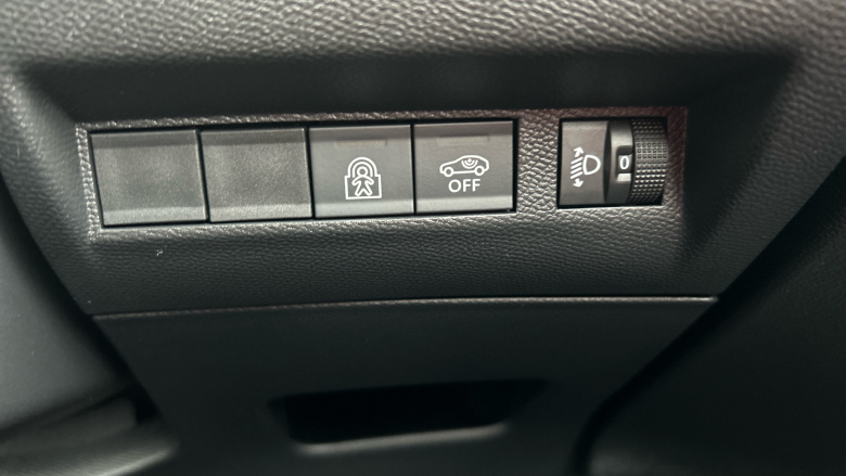 Peugeot 208 1.2 PureTech 100 Allure 5dr Petrol Hatchback